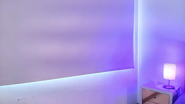 Julianaa Castro  online show from 01/05/26, 05:27