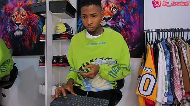 Snapshot of Pantera_black_21 chatting on 11/05/25, 10:26 Pantera black 21 online show from 11/05/25, 10:26