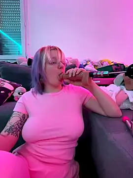 LaskaLeRoomba online show from 12/03/25, 01:53