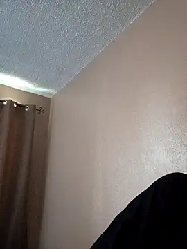 Miguel16i online show from 10/28/25, 04:31