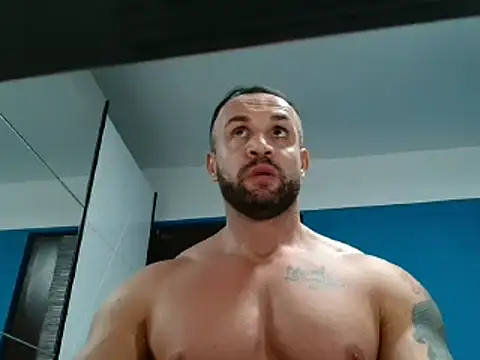 Snapshot of Magnificmuscles89 chatting on 01/05/25, 11:12 Magnificmuscles89 online show from 01/05/25, 11:12