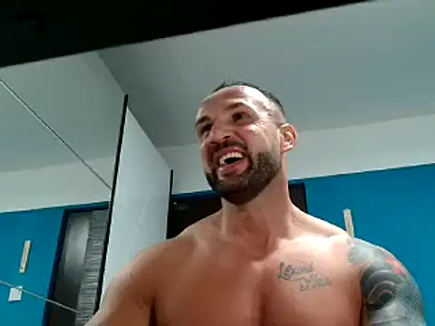 Snapshot of Magnificmuscles89 chatting on 03/09/25, 12:10 Magnificmuscles89 online show from 03/09/25, 12:10