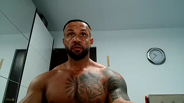 Snapshot of Magnificmuscles89 chatting on 11/04/25, 08:41 Magnificmuscles89 online show from 11/04/25, 08:41