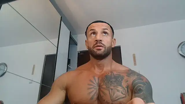 Snapshot of Magnificmuscles89 chatting on 06/11/26, 10:19 Magnificmuscles89 online show from 06/11/26, 10:19