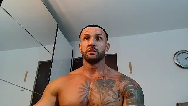 Snapshot of Magnificmuscles89 chatting on 06/22/26, 11:24 Magnificmuscles89 online show from 06/22/26, 11:24