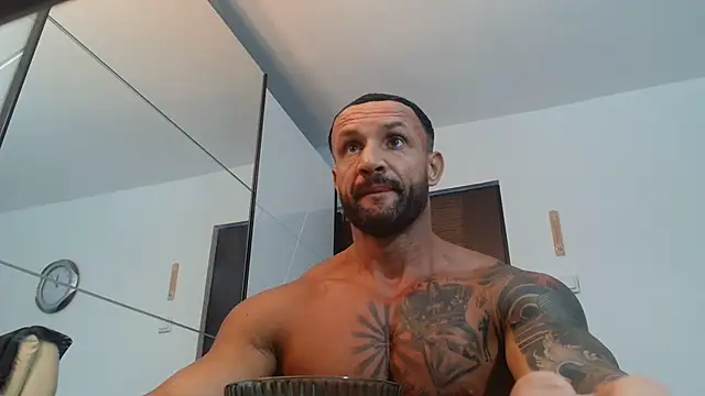 Snapshot of Magnificmuscles89 chatting on 07/05/26, 09:16 Magnificmuscles89 online show from 07/05/26, 09:16