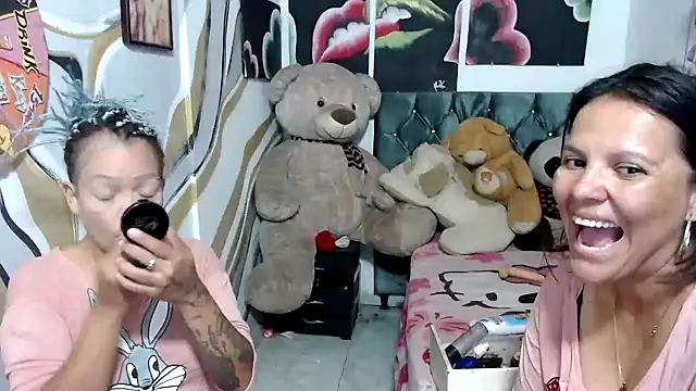 Snapshot of manzanahot9 chatting on 09/11/25, 07:03 manzanahot9 online show from 09/11/25, 07:03