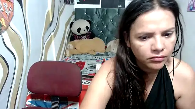 Snapshot of manzanahot9 chatting on 09/27/25, 11:15 manzanahot9 online show from 09/27/25, 11:15