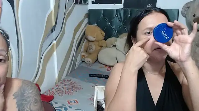 Snapshot of manzanahot9 chatting on 10/22/25, 06:51 manzanahot9 online show from 10/22/25, 06:51