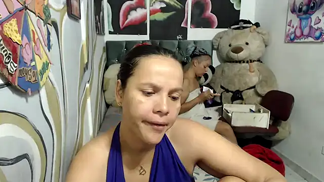 Snapshot of manzanahot9 chatting on 11/10/25, 12:26 manzanahot9 online show from 11/10/25, 12:26