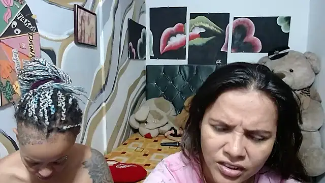 Snapshot of manzanahot9 chatting on 11/17/25, 05:41 manzanahot9 online show from 11/17/25, 05:41