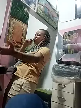 Snapshot of manzanahot9 chatting on 11/23/25, 04:40 manzanahot9 online show from 11/23/25, 04:40