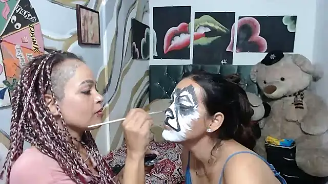 manzanahot9 online show from 04/01/26, 01:41