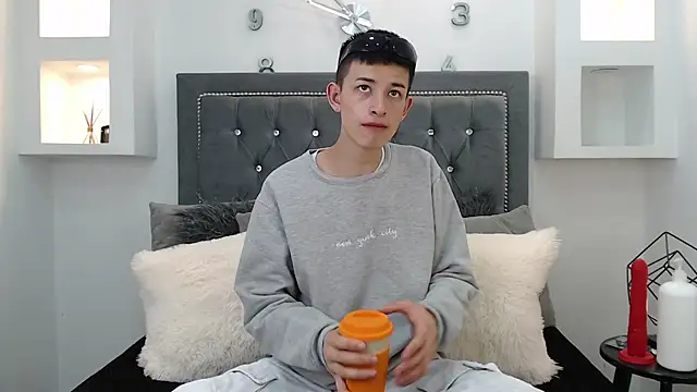 MaikCarver online show from 01/12/25, 04:21