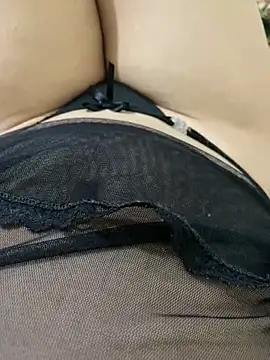 couple shy online show from 10/21/25, 01:50