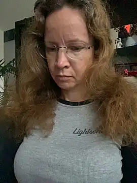 AnnikaRose online show from 10/08/25, 06:00