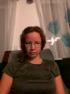 AnnikaRose online show from 11/19/25, 06:46