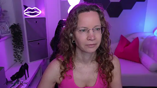 AnnikaRose online show from 02/16/26, 07:26