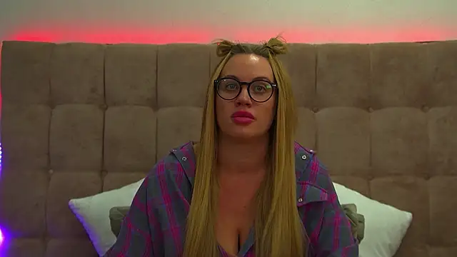 Snapshot of MariaNeumann chatting on 01/29/25, 12:13 MariaNeumann online show from 01/29/25, 12:13