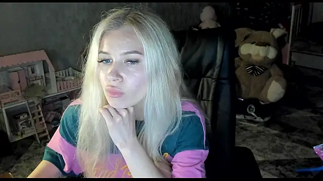  NigoNika online show from 04/23/26, 09:17