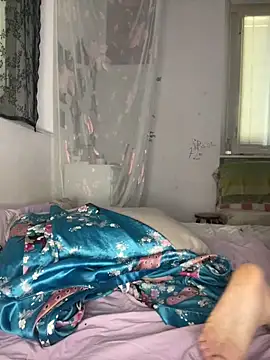 giuli zerozero online show from 04/14/26, 11:49