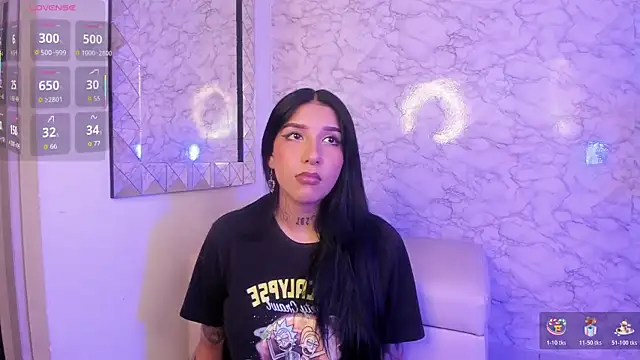 Leiaa  online show from 11/16/25, 01:00