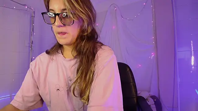 Giia paiige18 online show from 10/08/25, 12:52