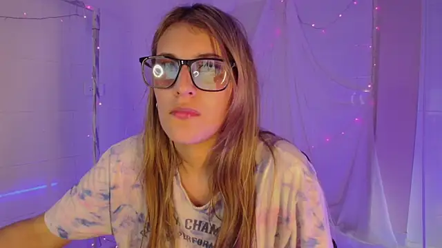 Giia paiige18 online show from 12/16/25, 06:13