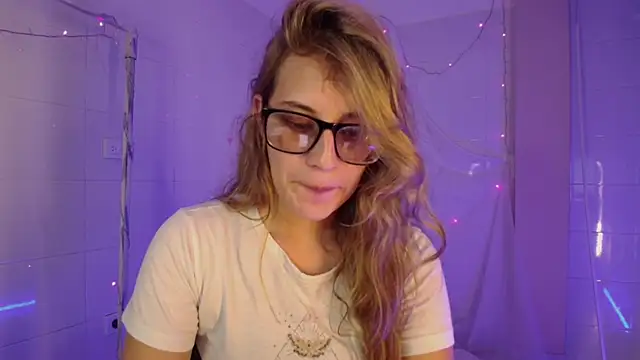 Giia paiige18 online show from 12/22/25, 11:57