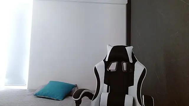 scarleth xue online show from 10/17/25, 03:36