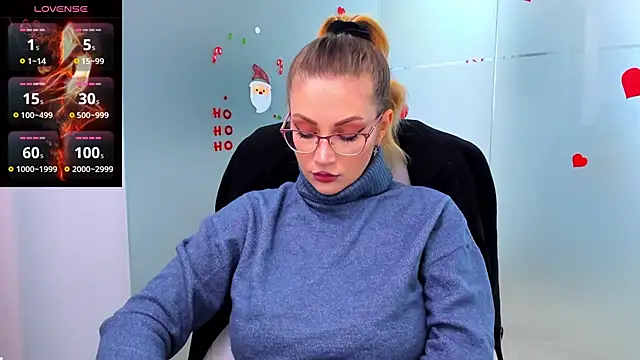 Snapshot of anyarosses chatting on 12/08/24, 05:50 anyarosses online show from 12/08/24, 05:50