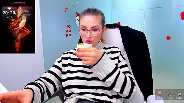 Snapshot of anyarosses chatting on 12/13/24, 06:21 anyarosses online show from 12/13/24, 06:21