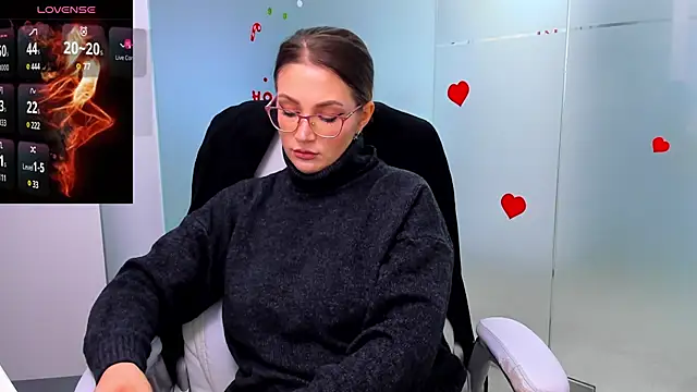 Snapshot of anyarosses chatting on 12/17/24, 06:24 anyarosses online show from 12/17/24, 06:24