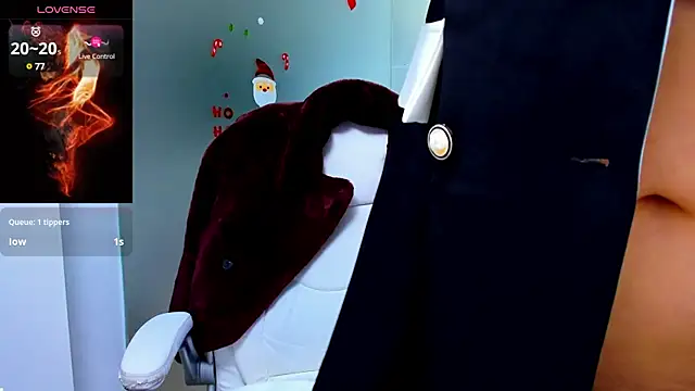 Snapshot of anyarosses chatting on 12/22/24, 05:12 anyarosses online show from 12/22/24, 05:12