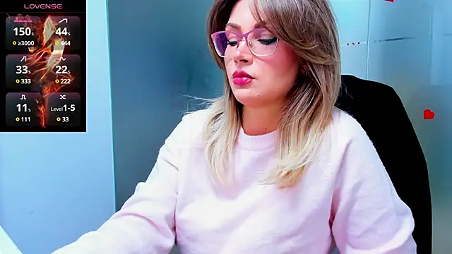 Snapshot of anyarosses chatting on 01/09/25, 06:06 anyarosses online show from 01/09/25, 06:06