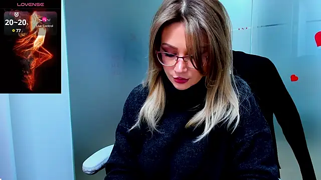 Snapshot of anyarosses chatting on 01/14/25, 06:24 anyarosses online show from 01/14/25, 06:24