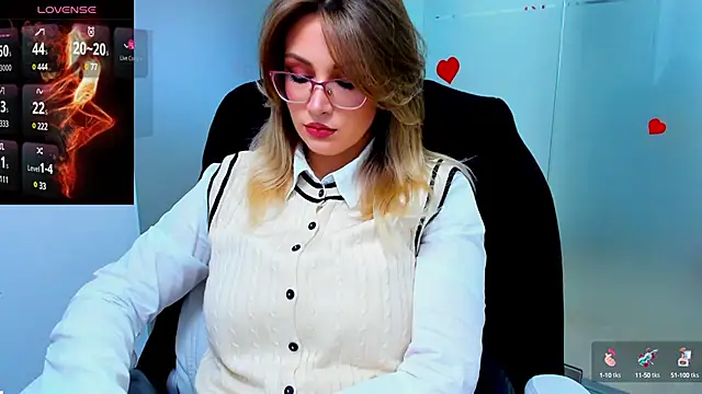 Snapshot of anyarosses chatting on 02/06/25, 06:29 anyarosses online show from 02/06/25, 06:29