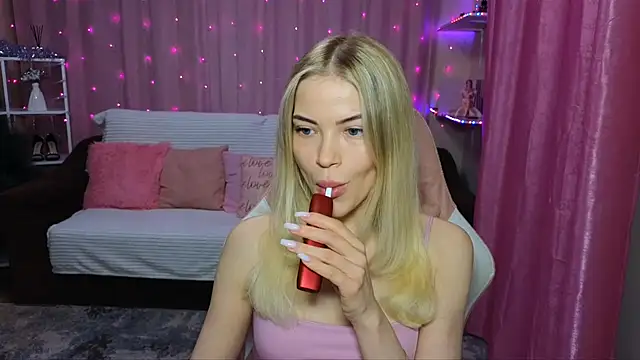 EmmyMills online show from 12/02/24, 06:10