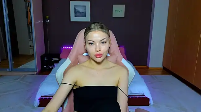 EmmyMills online show from 03/04/25, 10:05