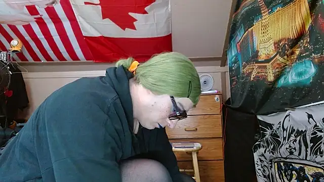 Snapshot of cosmicjones chatting on 04/23/26, 01:13 cosmicjones online show from 04/23/26, 01:13