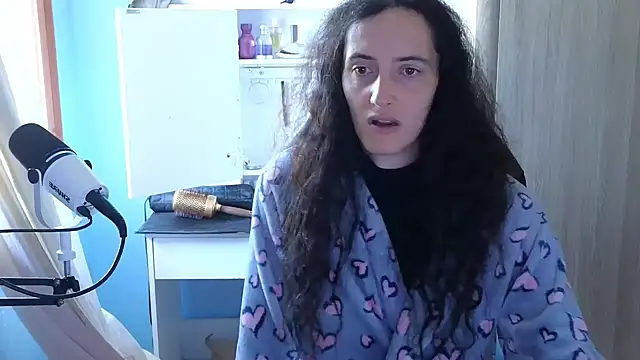 MemiKouki online show from 10/08/25, 03:20