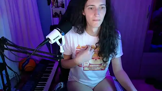 Snapshot of MemiKouki chatting on 11/28/25, 05:37 MemiKouki online show from 11/28/25, 05:37