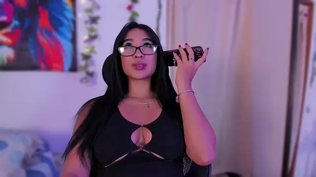 Snapshot of BellaHarllow chatting on 12/06/24, 01:40 BellaHarllow online show from 12/06/24, 01:40