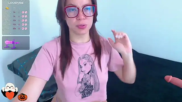 SharonR1 online show from 10/05/25, 09:13