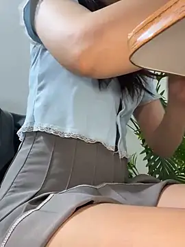 Lami Mi online show from 12/23/25, 07:28