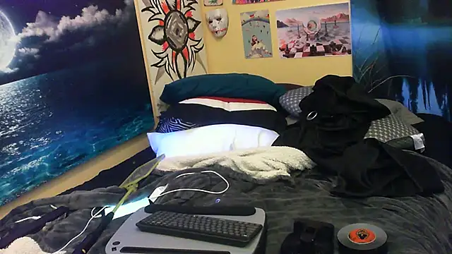 Snapshot of Mic_Oxinner chatting on 06/14/26, 09:11 Mic Oxinner online show from 06/14/26, 09:11