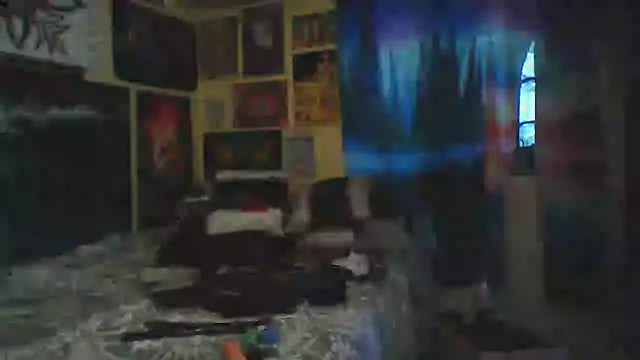 Snapshot of Mic_Oxinner chatting on 06/30/26, 01:01 Mic Oxinner online show from 06/30/26, 01:01