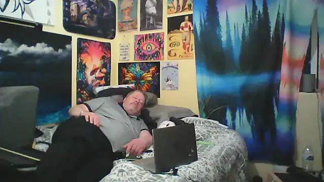 Snapshot of Mic_Oxinner chatting on 07/04/26, 11:05 Mic Oxinner online show from 07/04/26, 11:05
