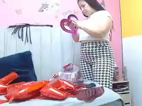 monickhot303av online show from 02/14/25, 01:45