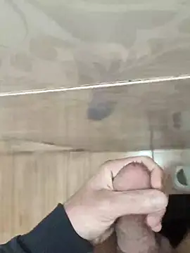 Snapshot of ssikerek23 chatting on 11/01/25, 01:07 ssikerek23 online show from 11/01/25, 01:07